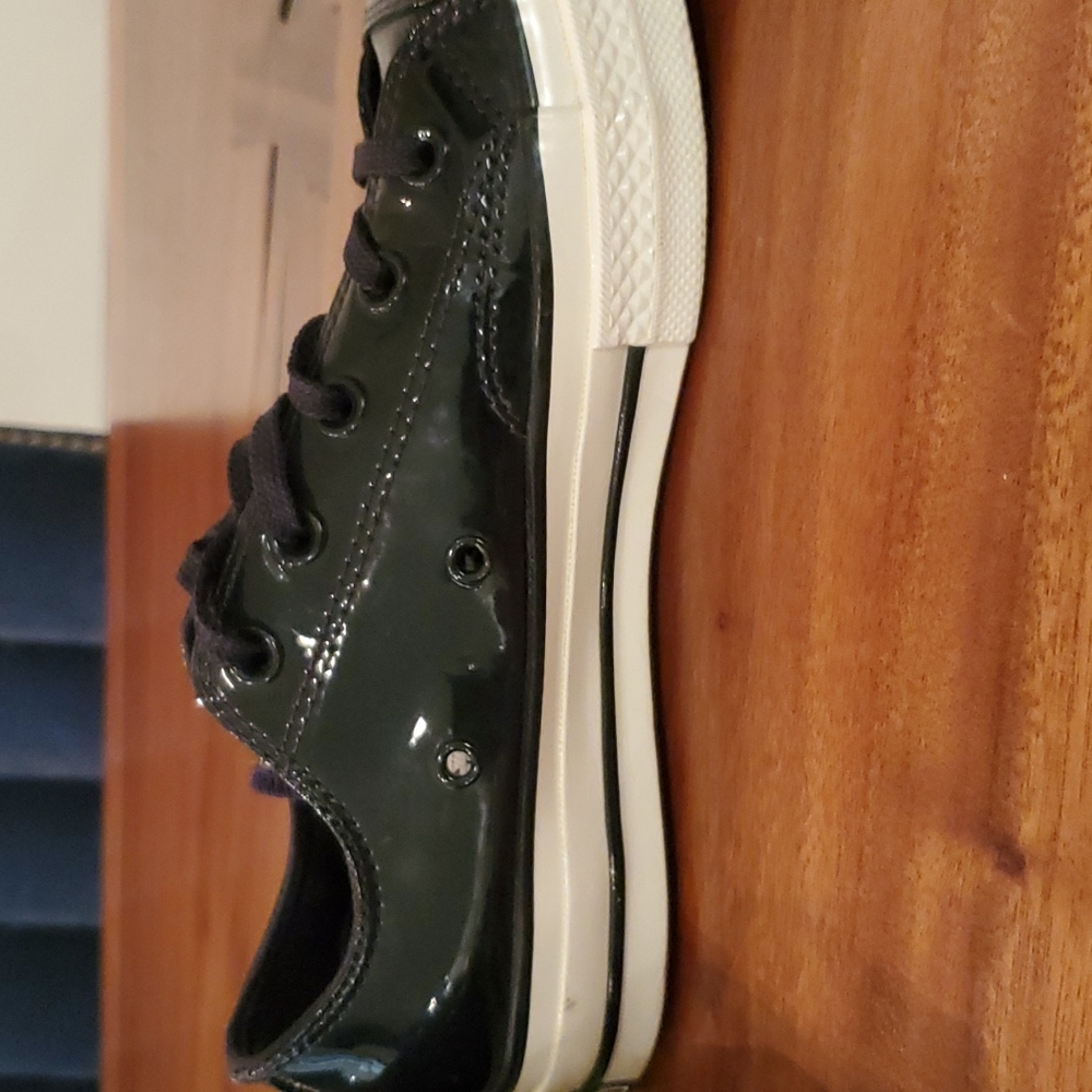 Shoes - Picture 2 of 4